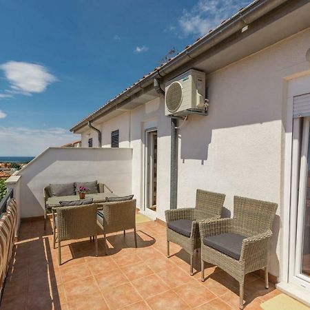Apartments Radmila Porec Bagian luar foto