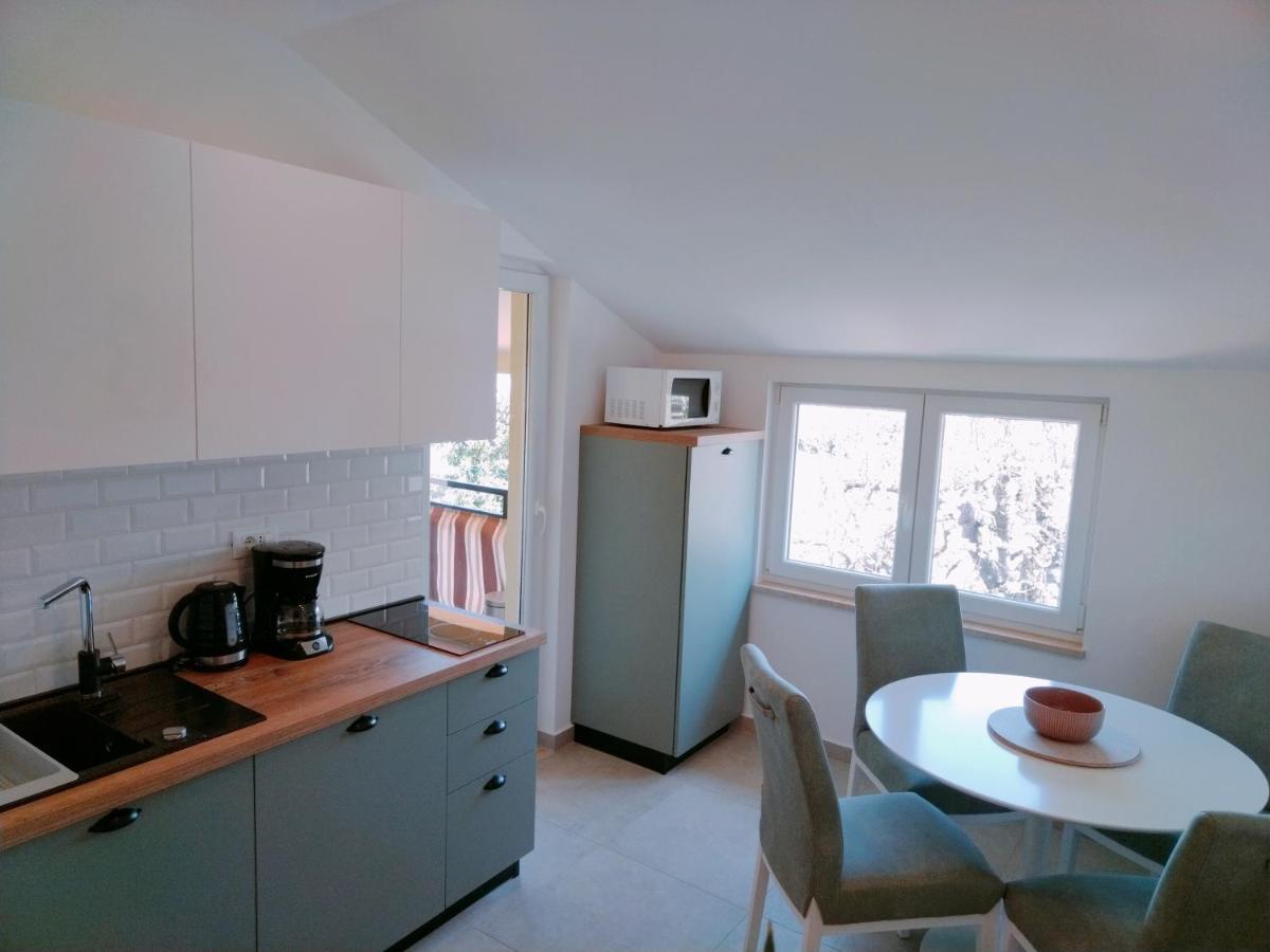 Apartments Radmila Porec Bagian luar foto
