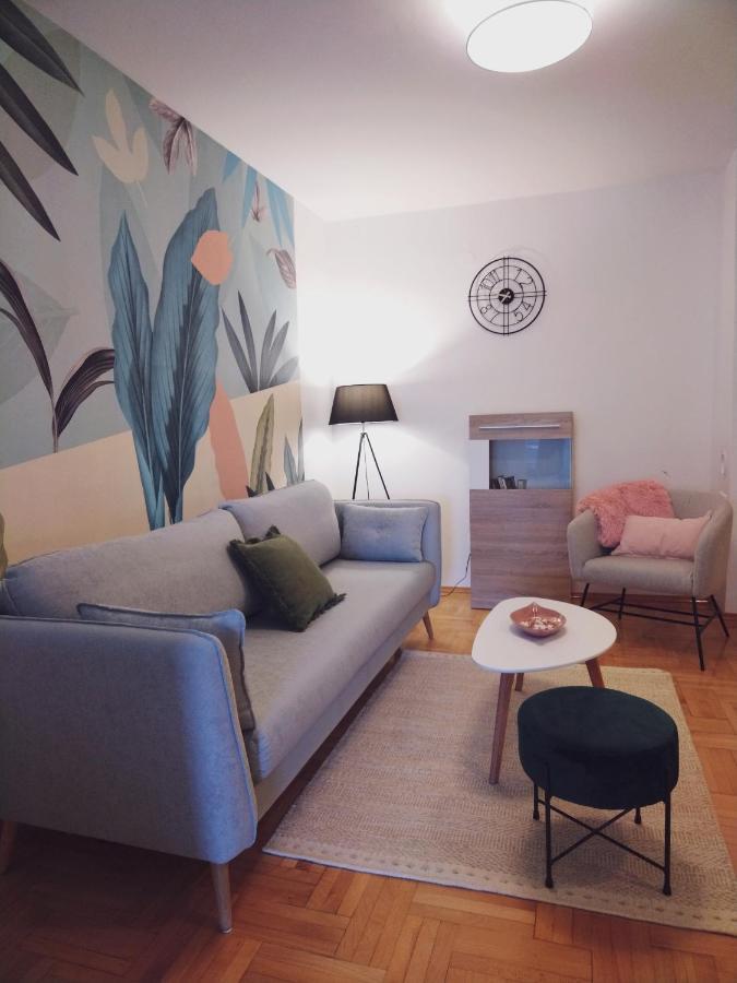 Apartments Radmila Porec Bagian luar foto