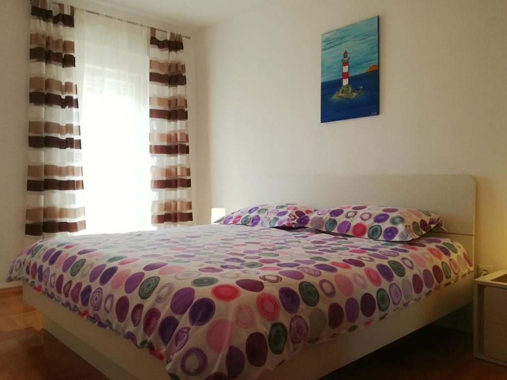 Apartments Radmila Porec Bagian luar foto