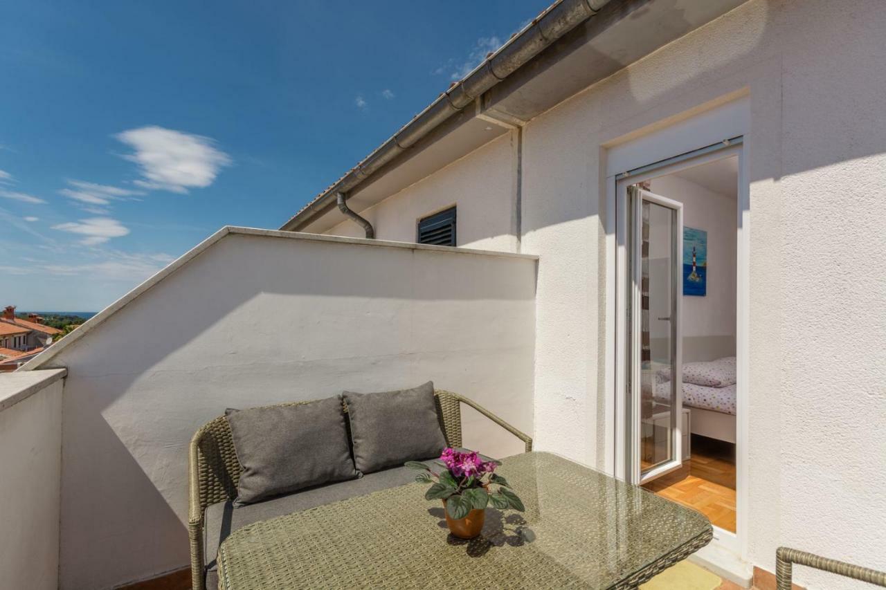 Apartments Radmila Porec Bagian luar foto